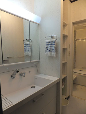 スタイリッシュで機能的な洗面化粧台 INAXピアラ スタイリッシュで機能的な洗面化粧台 INAXピアラ